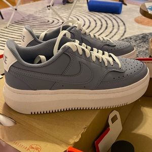 Women’s Nike Court Vision Alta Leather Platform Sneakers Brand New size 9